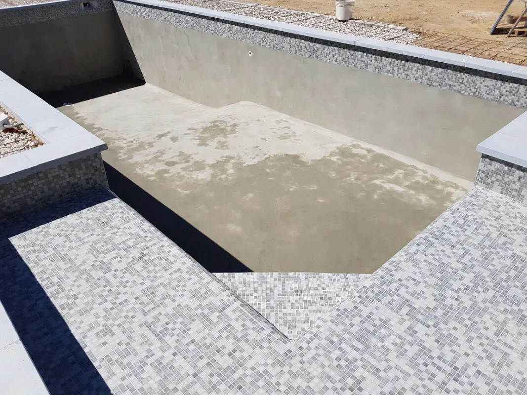 Rénovation et réparation de piscine en béton Var et Bouches-du-Rhône